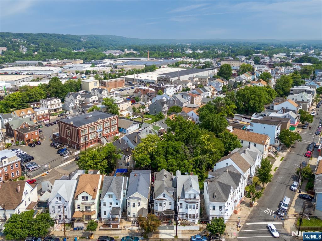 109 Lyon Street - Photo 3