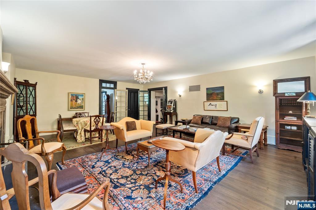 9 E Saddle River Road, Saddle River, NJ 07458 Listing Photo  25