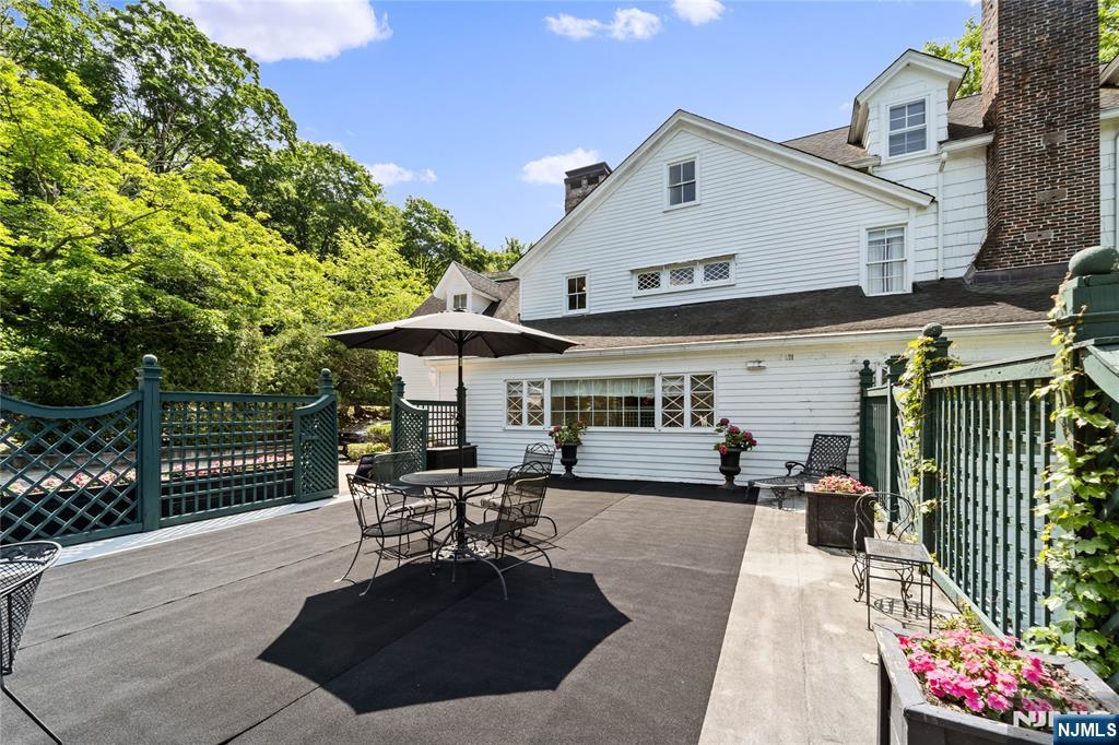 9 E Saddle River Road - Photo 4