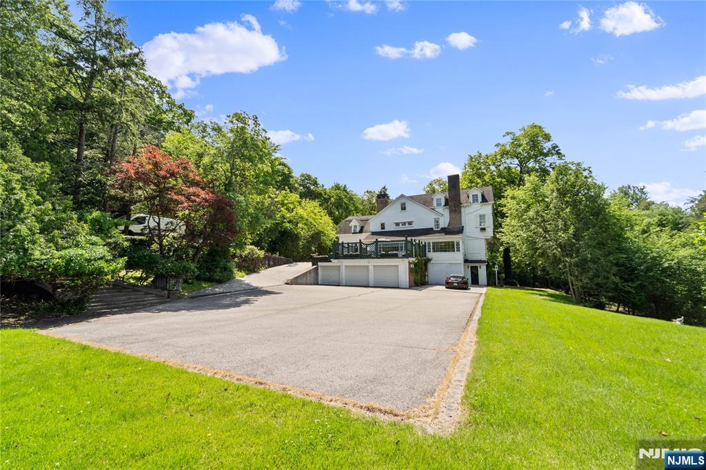 9 E Saddle River Road - Photo 5