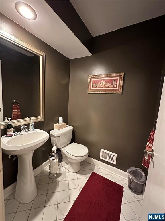 56 Meadowview Court, Leonia, NJ, 07605