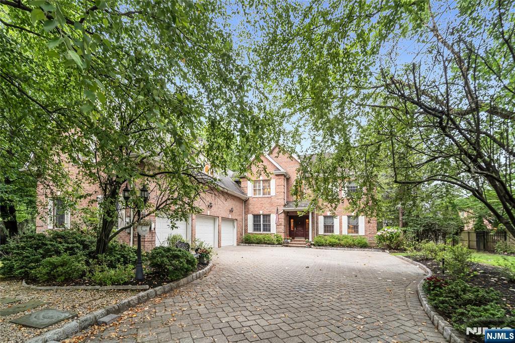 Homes for sale in Norwood, NJ | 136 Tappan Rd, Norwood, NJ 07648 | MLS# 25020440