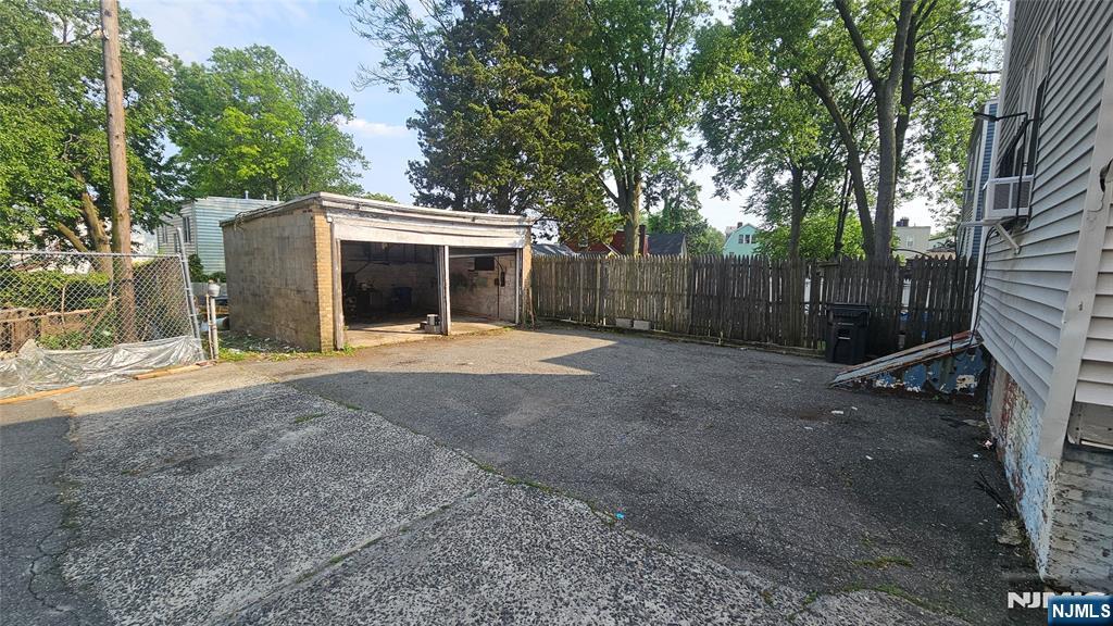 144 Alexander Street - Photo 2