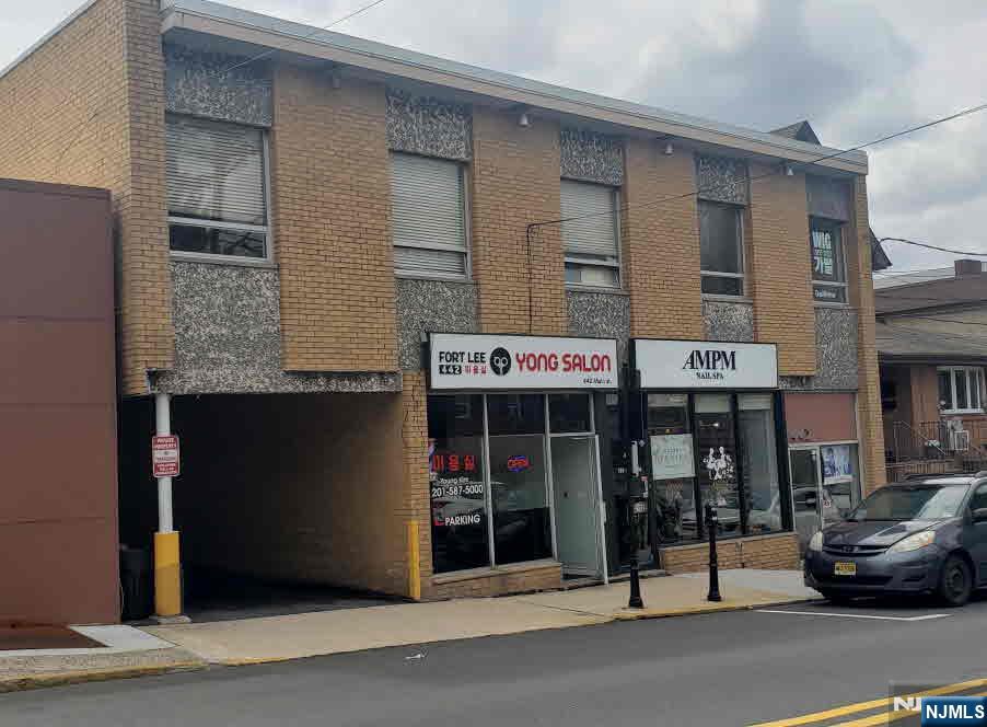 442 Main Street - Photo 1