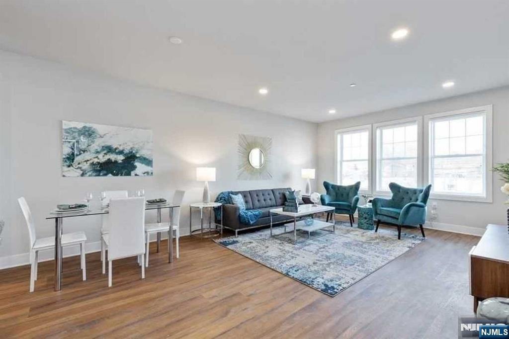 502 Van Bussum Avenue 312B - Photo 3