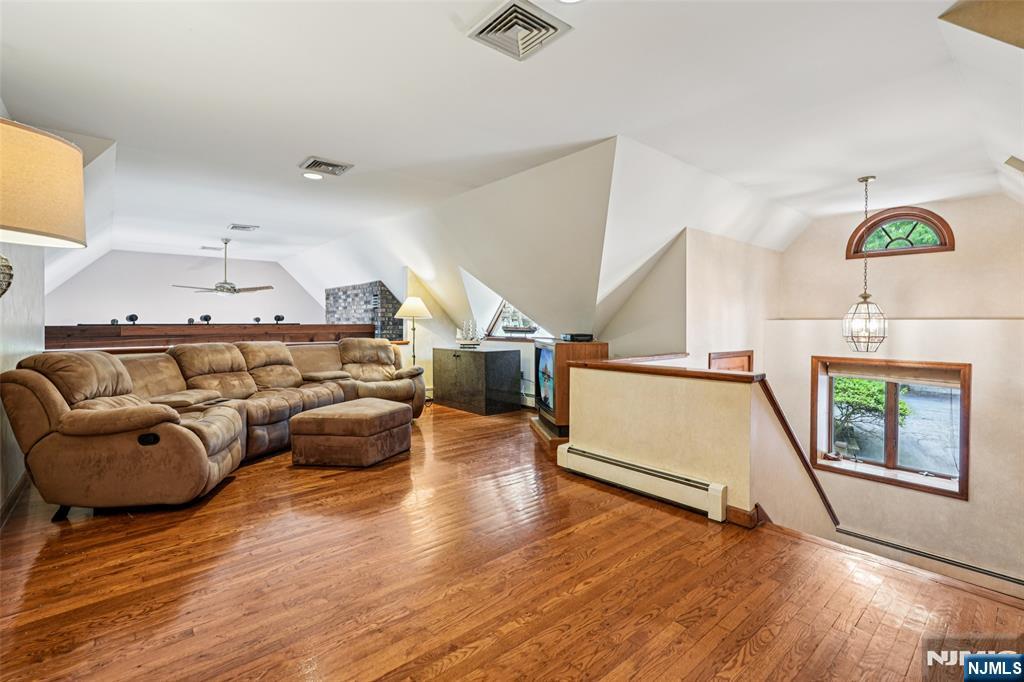 1 Lookout Road
