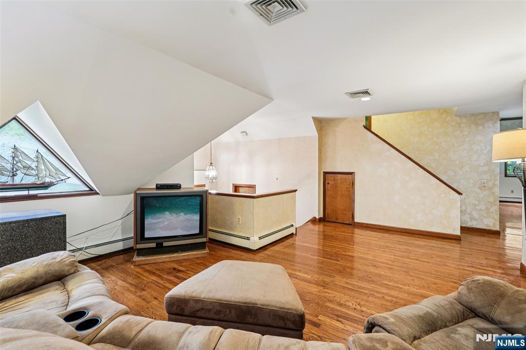 1 Lookout Road
