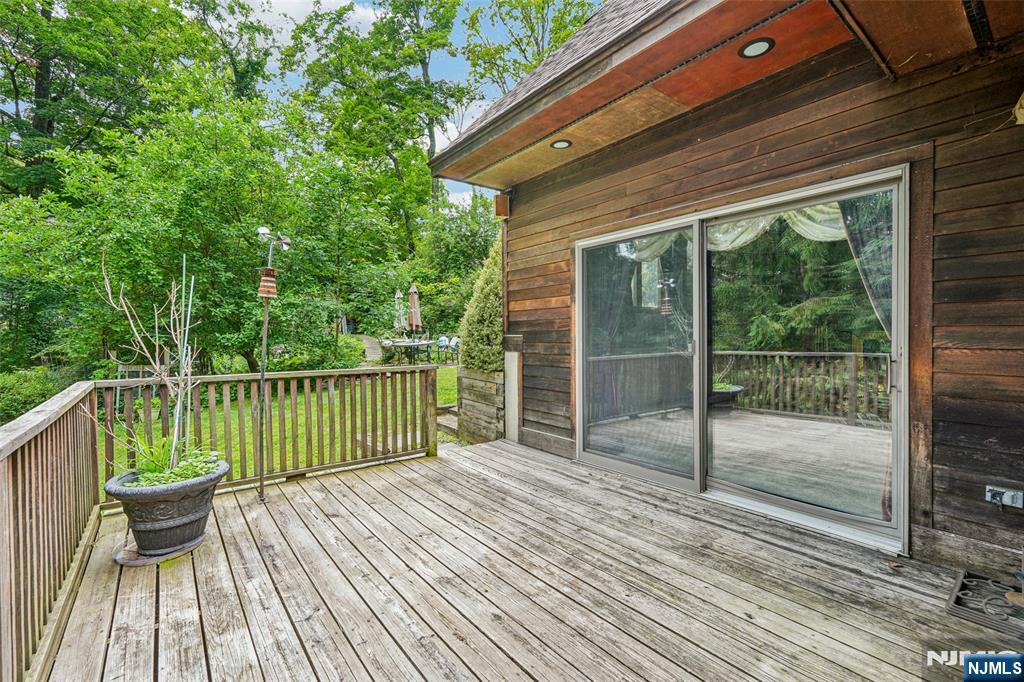 1 Lookout Road