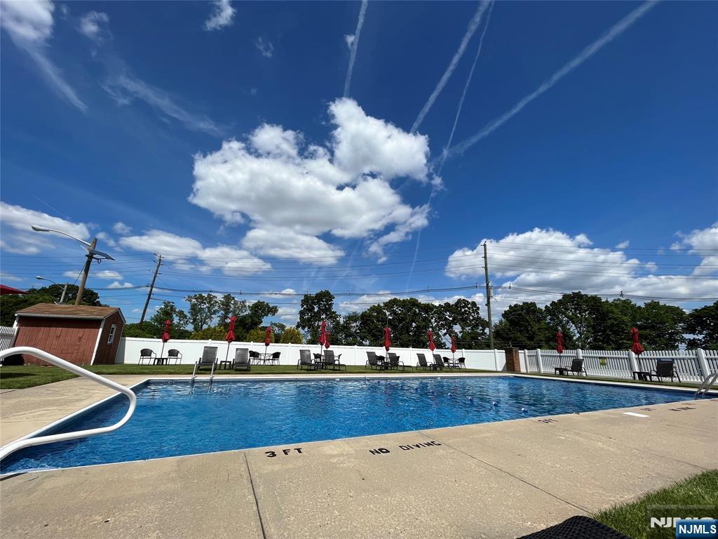 565 Grove B12 - Photo 4