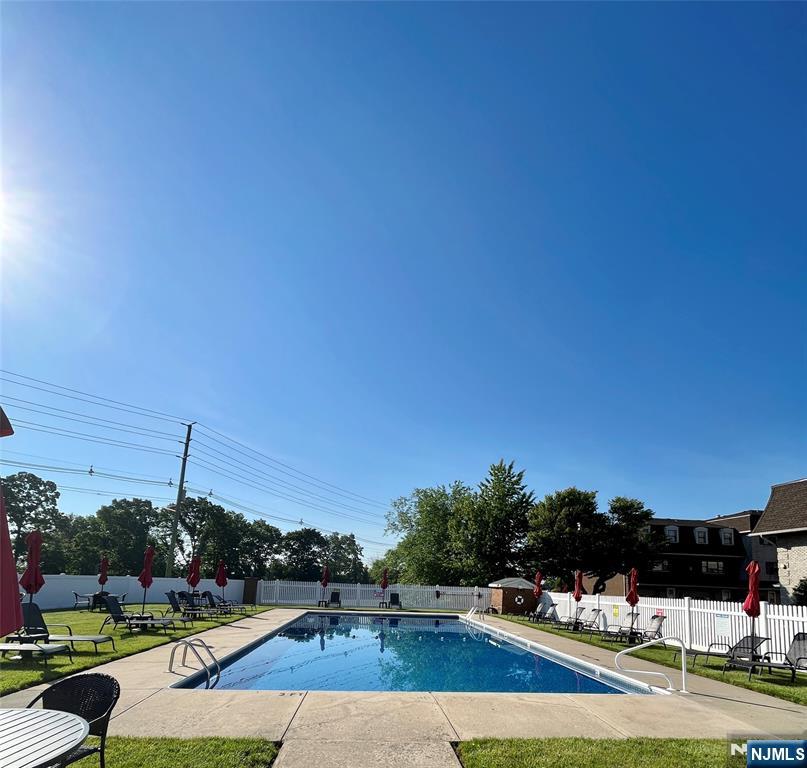 565 Grove B12 - Photo 5