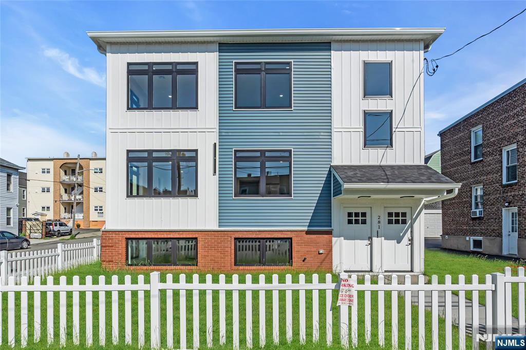 281 Maple Street - Photo 1