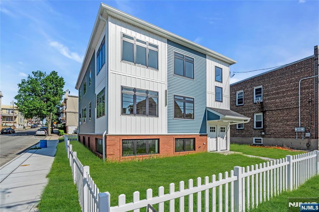 281 Maple Street - Photo 2