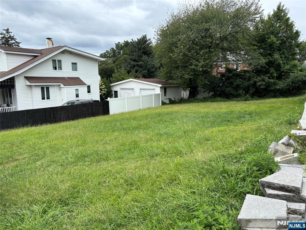 485 Westview Pl, Fort Lee, NJ 07024
