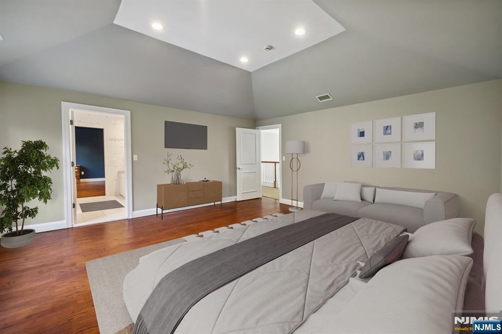 8 Church Court, Closter, NJ, 07624