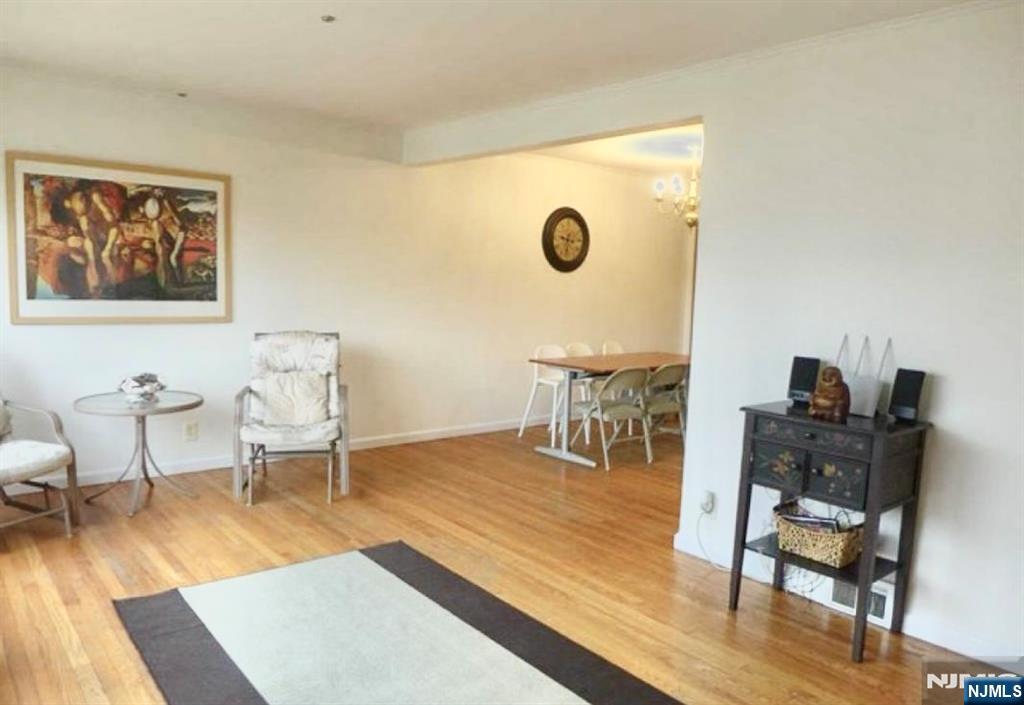 920 E Lawn Drive - Photo 3