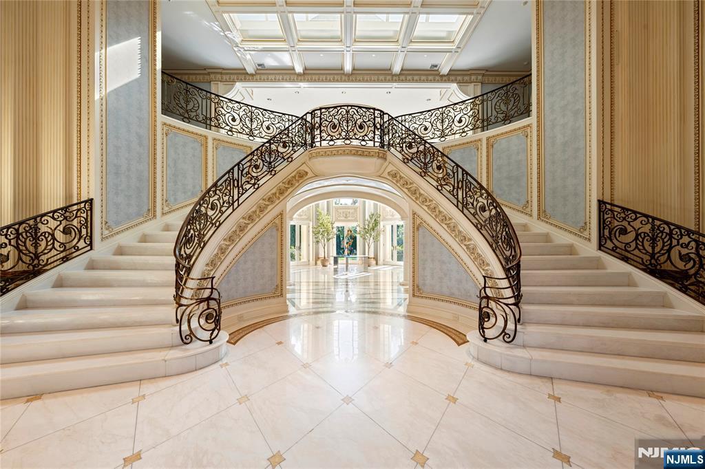 Homes for sale in Alpine, NJ | 31 Rio Vista Dr, Alpine, NJ 07620 | MLS# 25024155