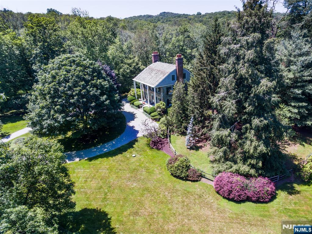 Homes for sale in Kinnelon Borough, NJ | 1 Robins Ln, Kinnelon Borough, NJ 07405 | MLS# 25024869