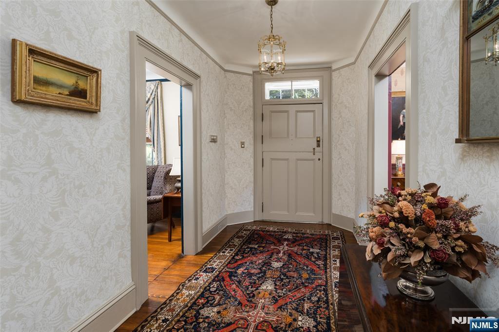 Homes for sale in Kinnelon Borough, NJ | 1 Robins Ln, Kinnelon Borough, NJ 07405 | MLS# 25024869