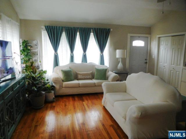 227 Beechwood Avenue - Photo 3