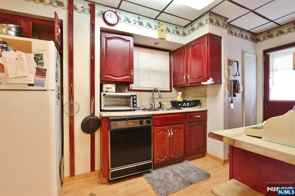 8610 Columbia Avenue