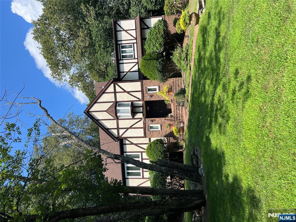 732 Mardinly Avenue