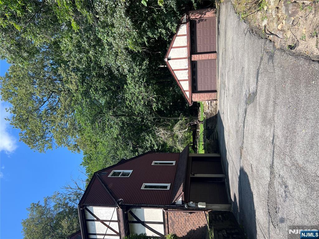 Homes for sale in Franklin Lakes, NJ | 732 Mardinly Ave, Franklin Lakes, NJ 07417 | MLS# 25025485