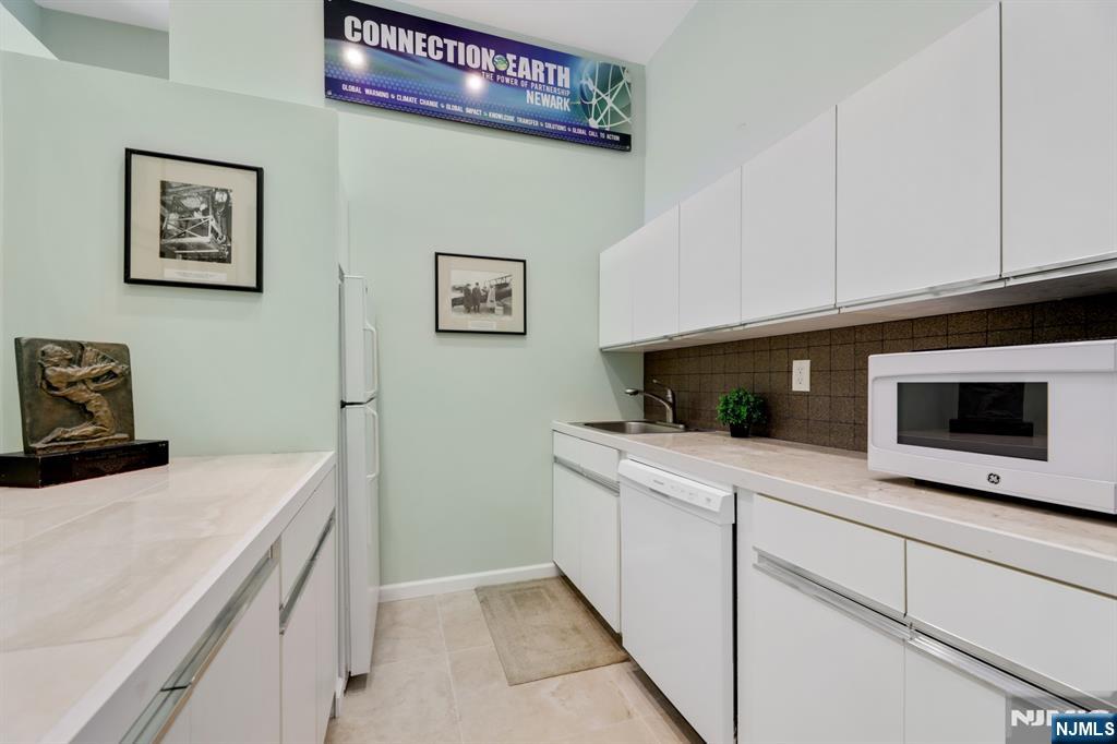 Photo 1 of Condominium at 111 Mulberry St #9C, Newark, NJ 07102 | MLS# 25025530 |  | Sold on 2025-10-16