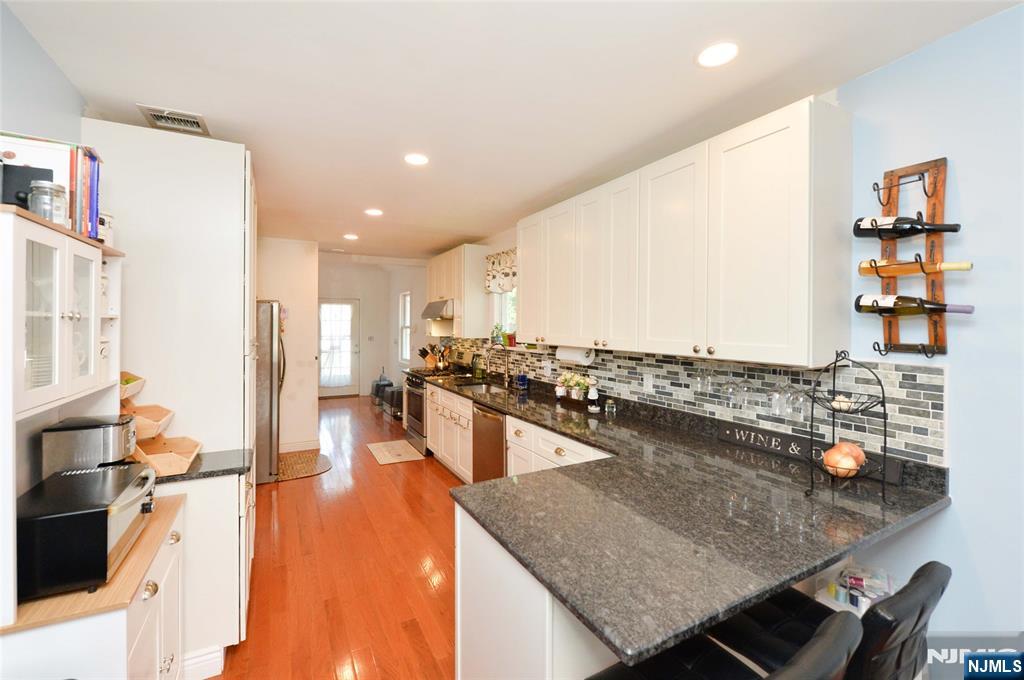 40 3rd Avenue - Photo 3