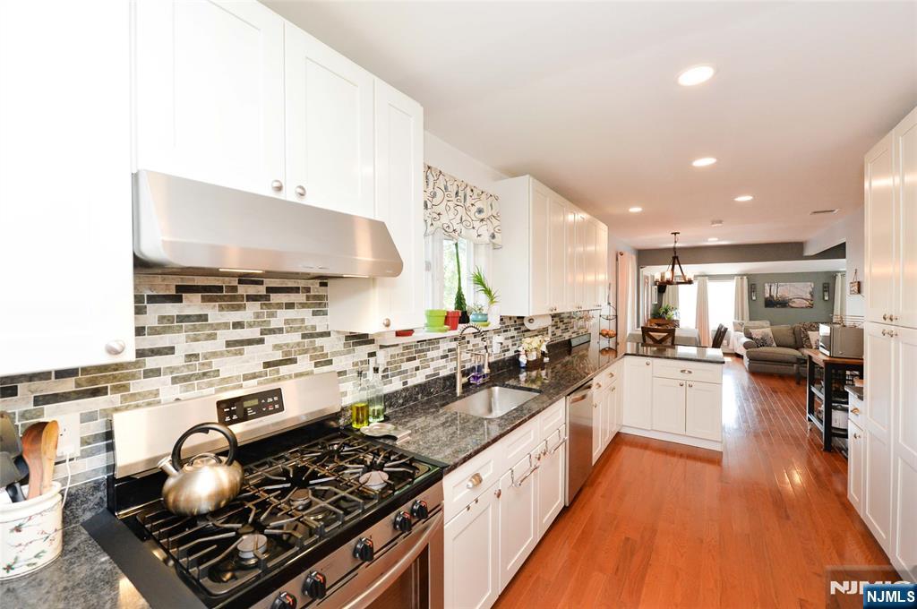 40 3rd Avenue - Photo 4