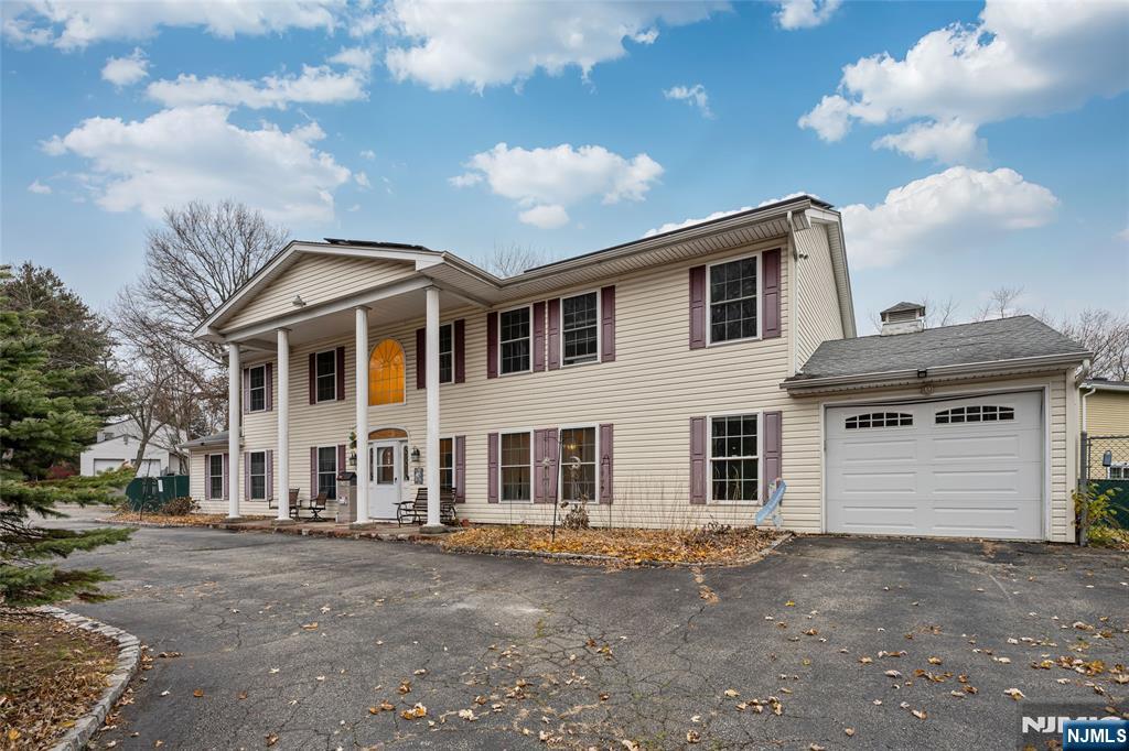 255 Knoll Road - Photo 3