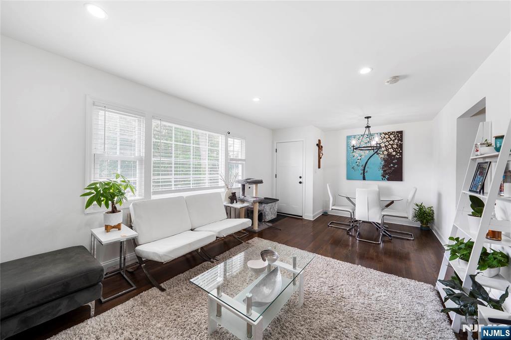 25 Evelyn Court - Photo 5