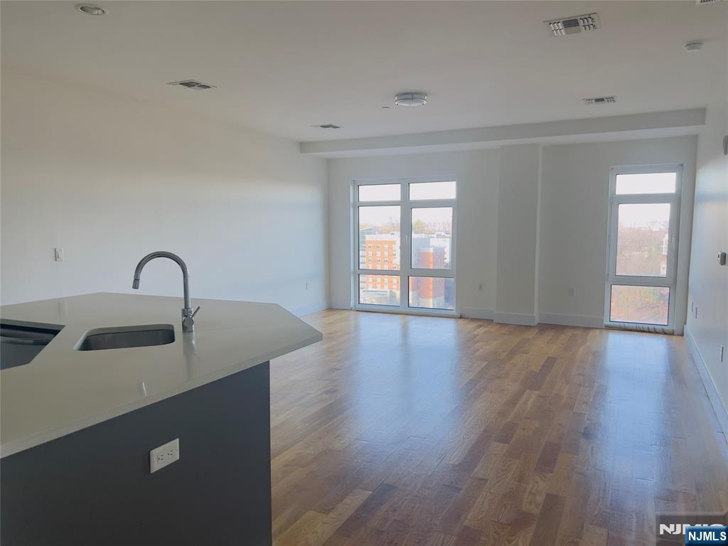 1 Executive Drive 406 - Photo 4