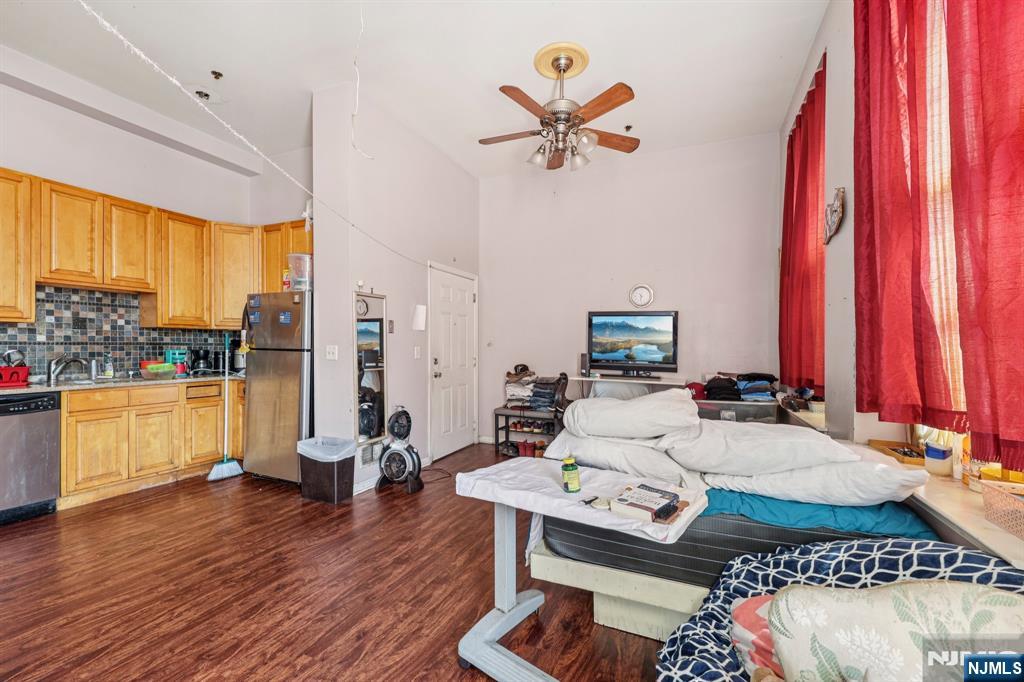 18 Market Street 301 - Photo 3