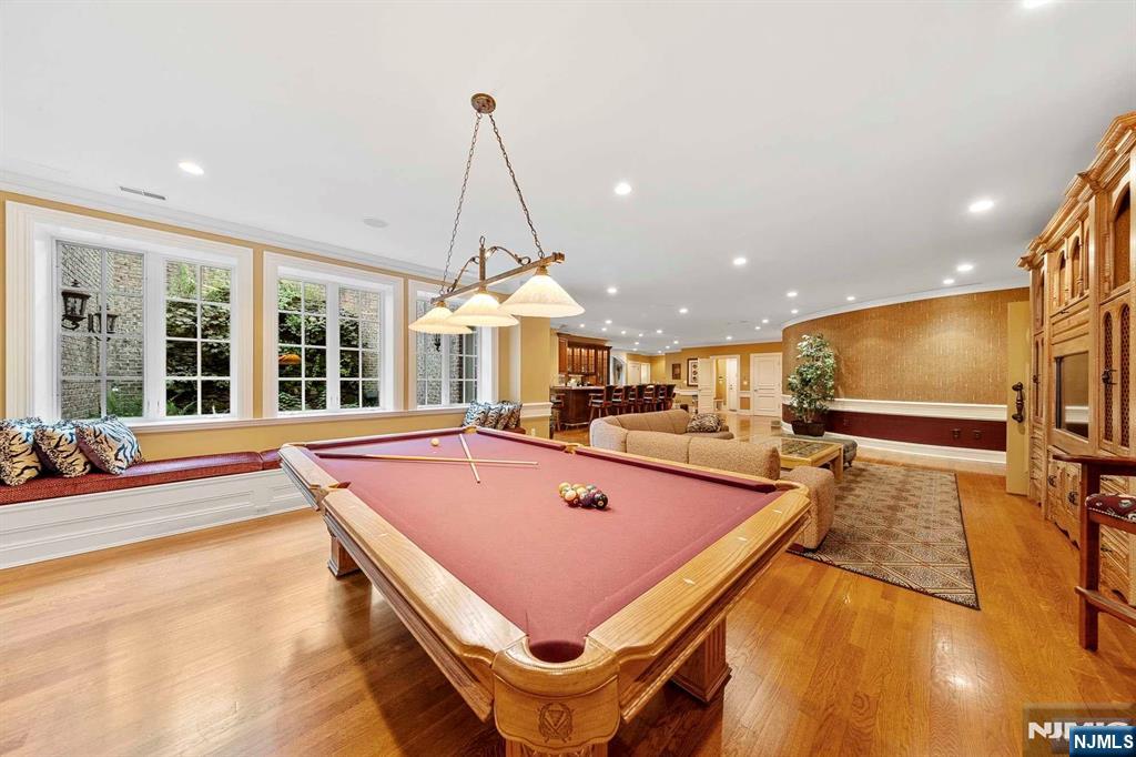 196 Vaccaro Drive, Cresskill, NJ 07626 Listing Photo  41