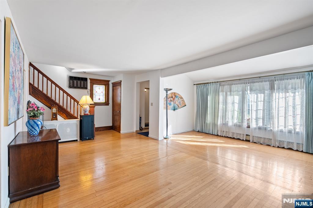 489 Maple Avenue - Photo 5