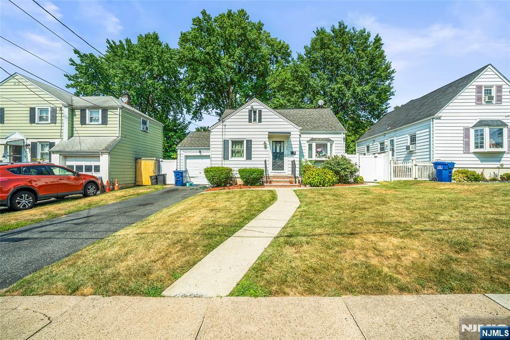448 Sutton Ave, Hackensack, NJ 07601