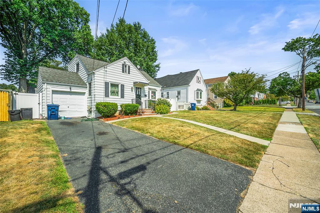 448 Sutton Ave, Hackensack, NJ 07601