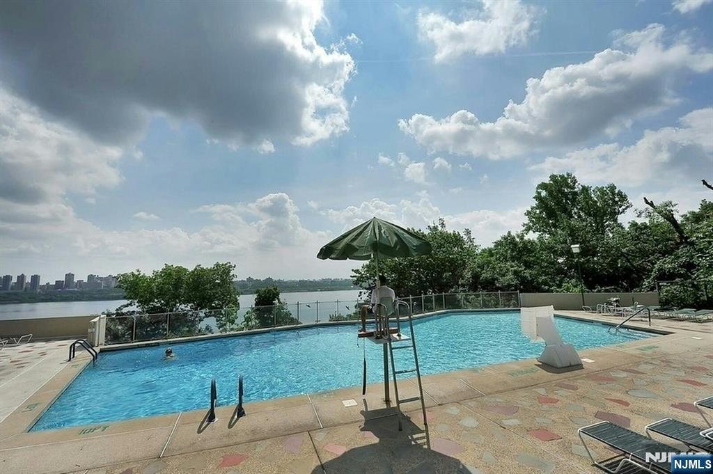 5 Horizon Rd #503, Fort Lee, NJ 07024