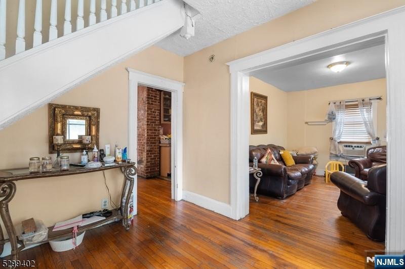 27 Donaldson Avenue - Photo 3