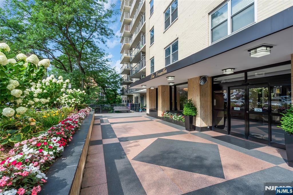 6600 Boulevard East 11E - Photo 1