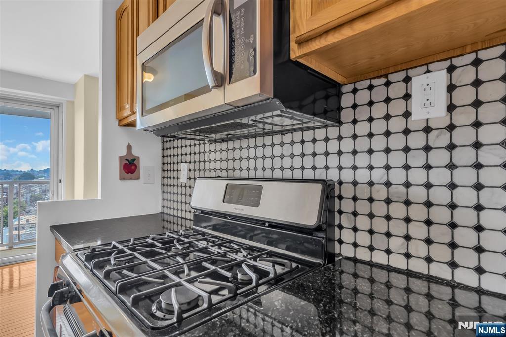 6600 Boulevard East 11E - Photo 3