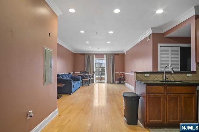 15-19 Tichenor Lane 404 - Photo 2