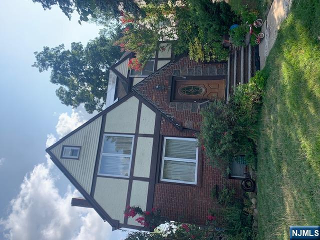 166 Herrick Ave, Teaneck, NJ 07605