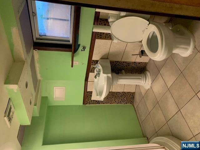 166 Herrick Ave, Teaneck, NJ 07605