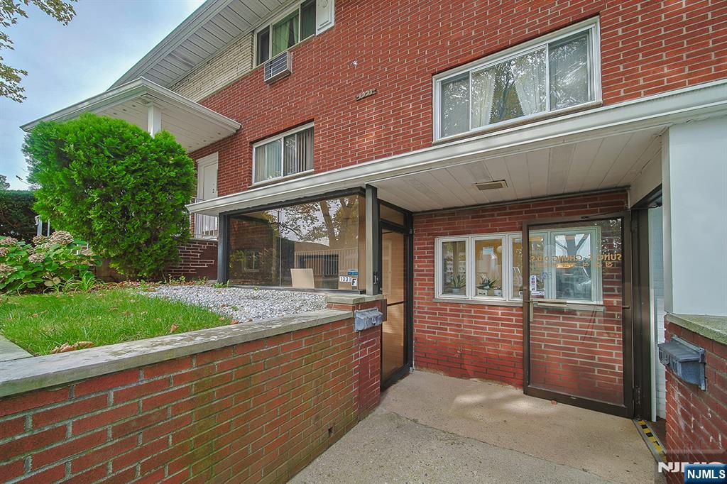 1331 Anderson Avenue FF - Photo 2