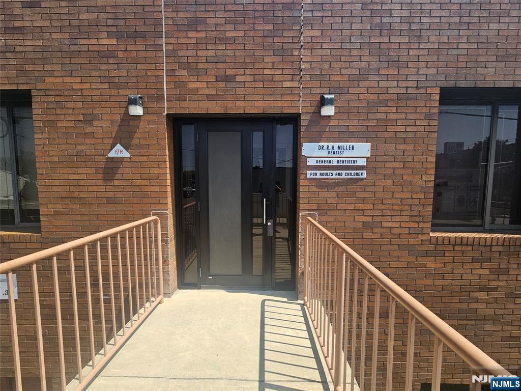 26-07 Broadway 201 - Photo 1