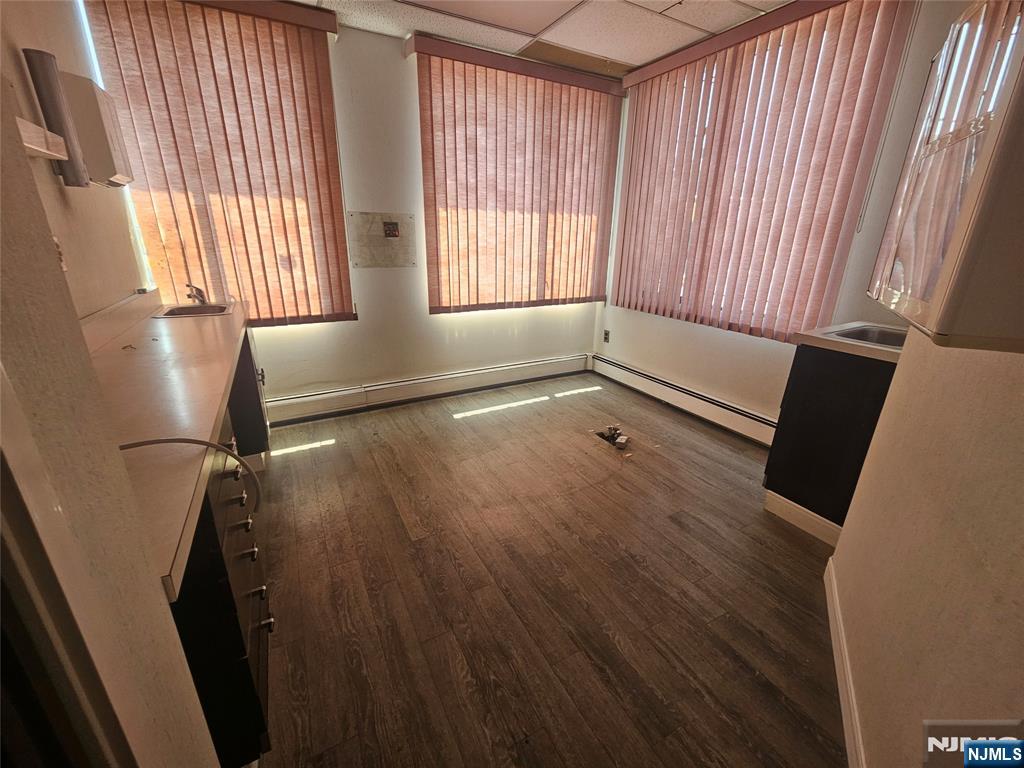 26-07 Broadway 201 - Photo 2