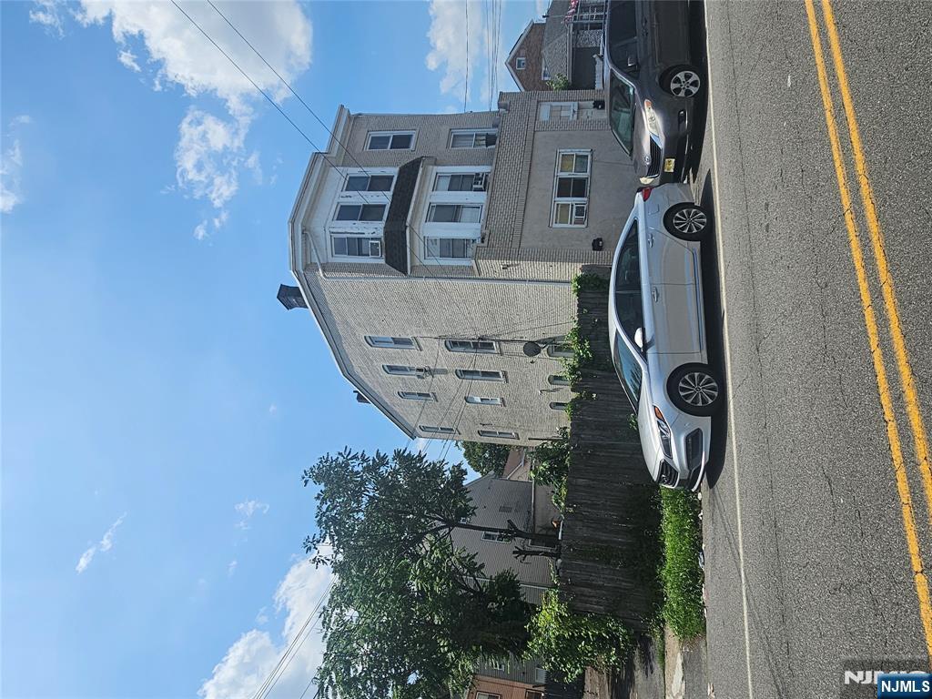 310-312 Vreeland Avenue - Photo 3