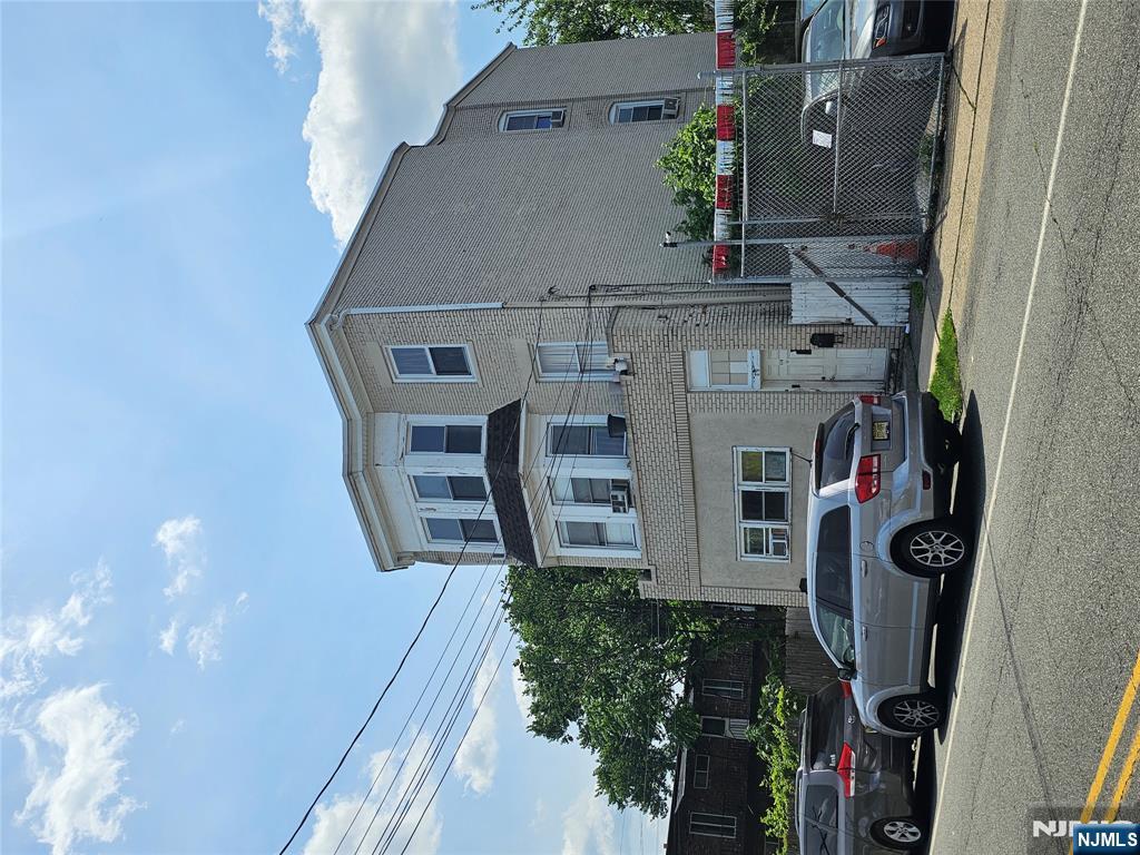 310-312 Vreeland Avenue - Photo 4