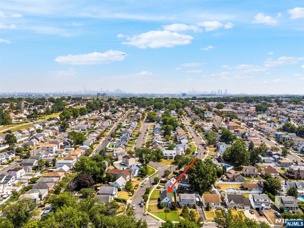 75 Birchwood Dr, North Arlington, NJ 07031